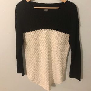 NWOT BLACK AND WHITE SWEATER